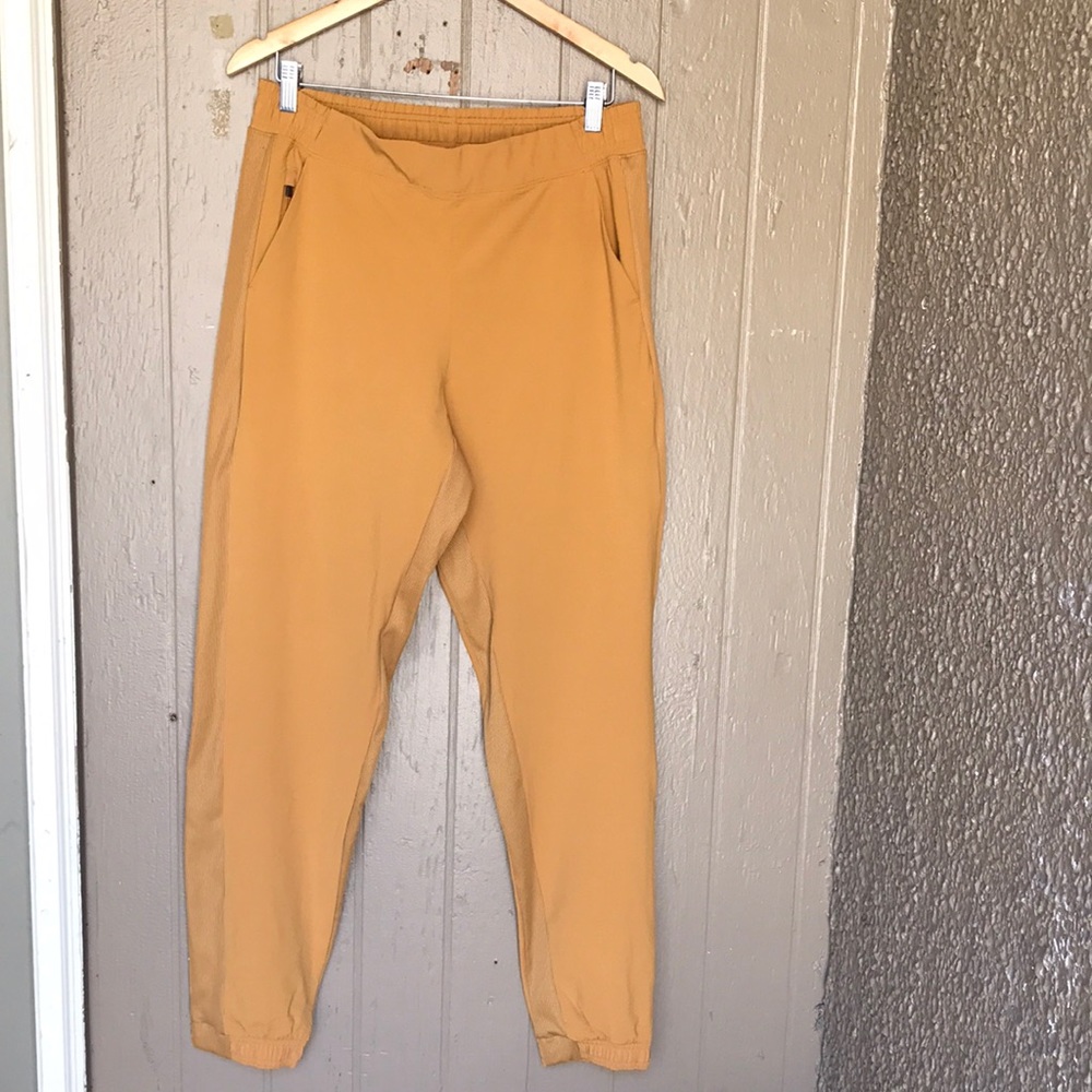 Athleta textured Brooklyn jogger